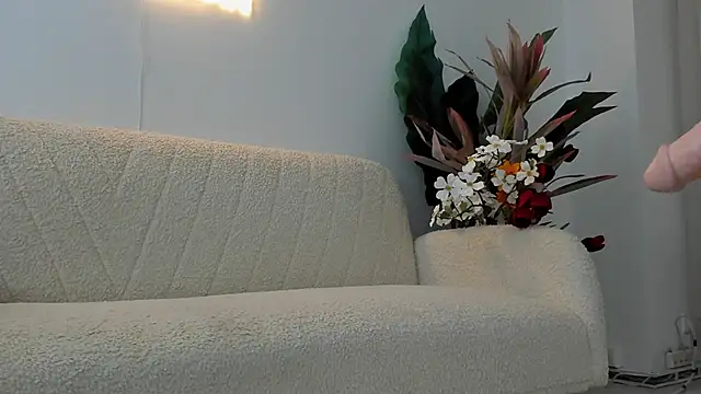 Watch EmeraldKatt live on EroticFlix - High definition streams