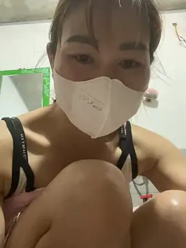 meganmeo (F young) - Móc cua sì hơ phun nước 💦