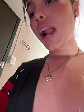 Webcam Model (KellyOlsenbe)  is live.Free join now!