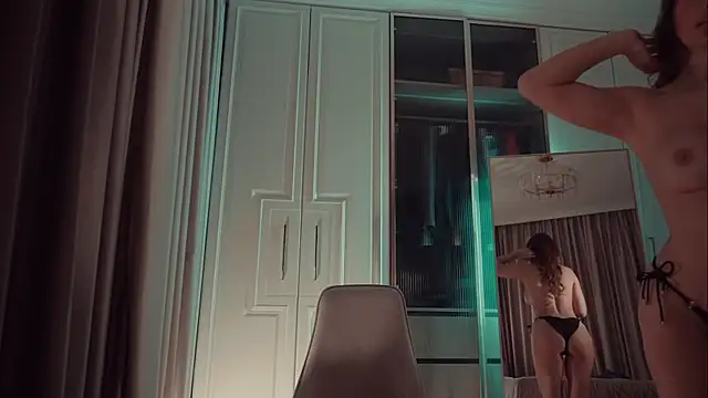 MilaDYstarlight live sex cam