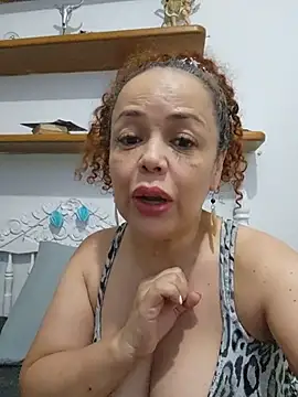 badmicaela1 (F mature) - Go to balcony and panty off..a lot perso