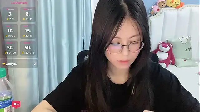 Luna-666 webcam stripchat model stream image