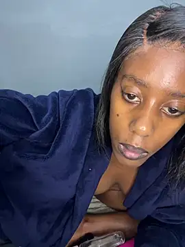 petite_bee - Petite_bee's free webcam - UK Sex Cams