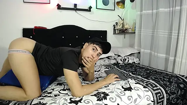 Watch Thomas_and_lyan live on EroticFlix - High definition streams