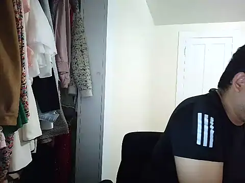 la_gamer (G milf) - Cum on her tits or face