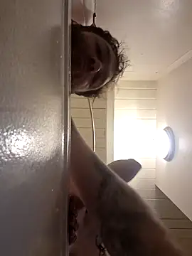 XxSweetlilSpitfirexX live sex cam