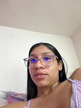 Webcam Model (Danaeluxe)  is live.Free join now!