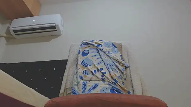 lorenangie (T young) - loren cum show and eat  the cum