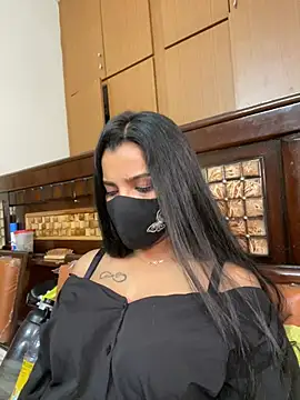 Webcam Model (its_ur_flora)  is live.Free join now!