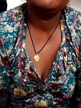 Webcam Model (aunty_sumy)  is live.Free join now!
