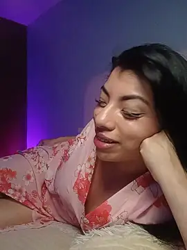 Webcam Model (Miaparkerss_)  is live.Free join now!