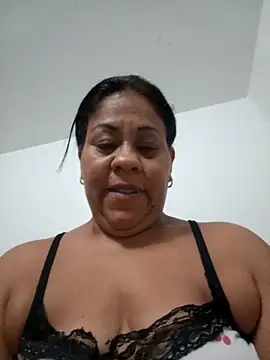 Watch Veronica_missbigg live on EroticFlix - High definition streams