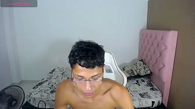 im_david02 (M twink) - show cum