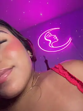lunagates - LunaGates's free webcam - UK Sex Cams