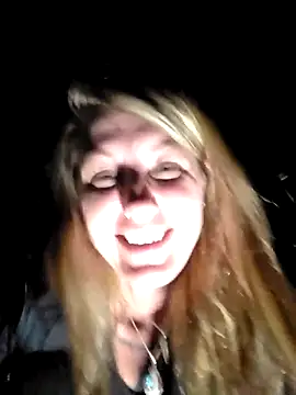 SheIsSomething webcam