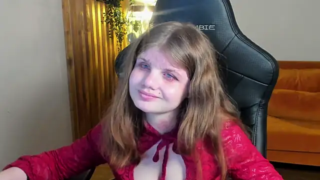 Watch ChloeHalses live on EroticFlix - High definition streams