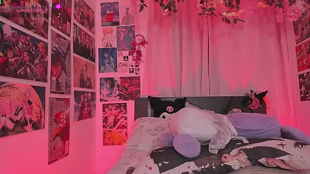 MissCurvyTop webcam