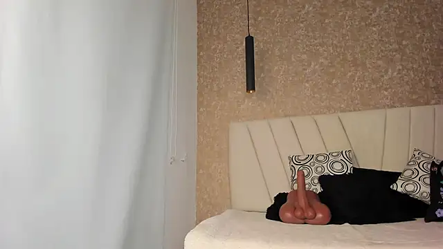 amaranta_carey (F young) - russian handjob in oil x 3 mins