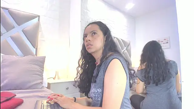 Katijis webcam stripchat model stream image