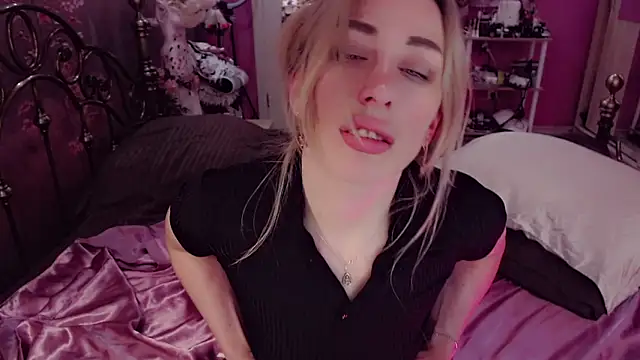 AnnieGOld_ webcam