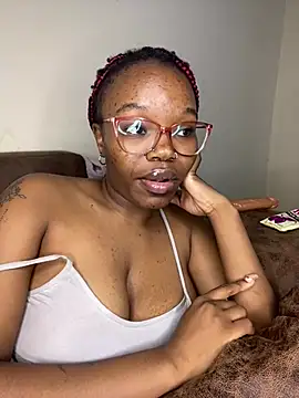 Watch YummyMelanin117 live on EroticFlix - High definition streams