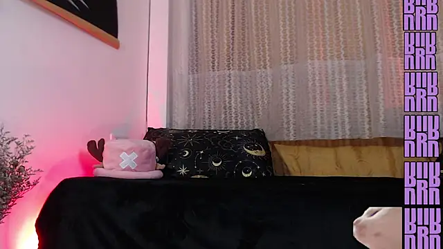 Ellyuwuw webcam stripchat model stream image