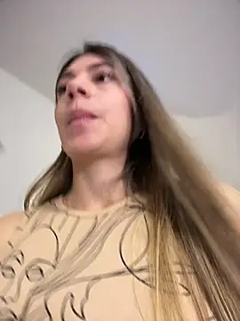 alicee16 Live Webcam on Stripchat