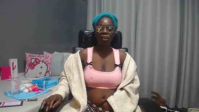 shaniko89 (F milf) - finger that pussy good daddy make me cum