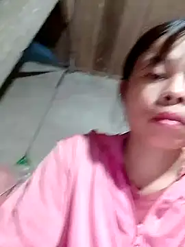 daisyy2 - Daisyy2's free webcam - UK Sex Cams