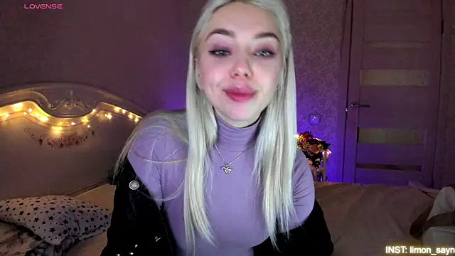 lillymoure_ - LillyMoure_'s free webcam - UK Sex Cams