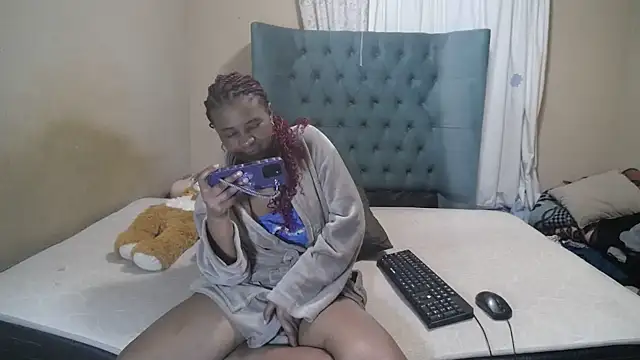 EbonyEssence live sex cam