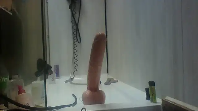 bigtoyaddict - Bigtoyaddict's free webcam - UK Sex Cams