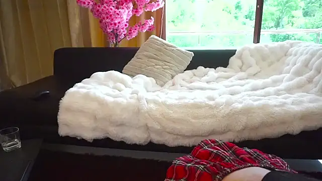 EmmyFoxxOfficial webcam