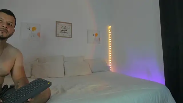 Meegan_Greey webcam