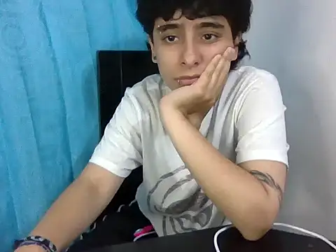 latinheatx22 (T teen) - Flash pussy