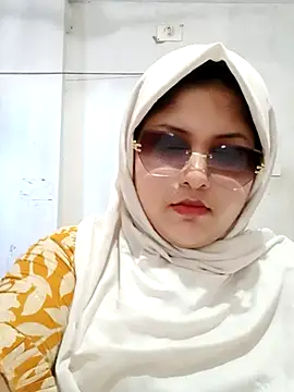 Nusrat-N Live Webcam on Stripchat
