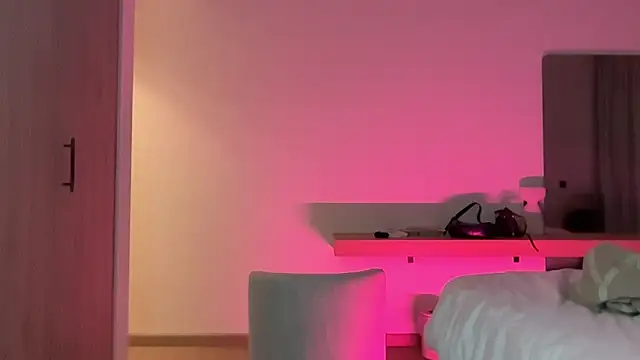xo_madeline (F young) - pillow ride