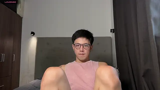 addictiveboi - Addictiveboi's free webcam - UK Sex Cams