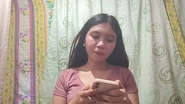 regenakhanponaphan - RegenaKhanponaphan's free webcam - UK Sex Cams