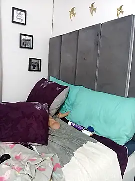 Watch IceBellaCane313 live on EroticFlix - High definition streams