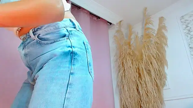 Watch Danella_houston live on EroticFlix - High definition streams