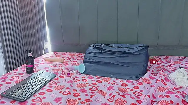 Watch Vanessa_7_ live on EroticFlix - High definition streams