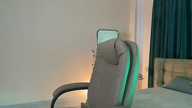 Watch _SilkyShadow_ live on EroticFlix - High definition streams