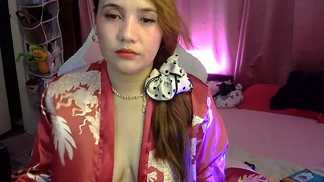 Watch AngelHennesy live on EroticFlix - High definition streams