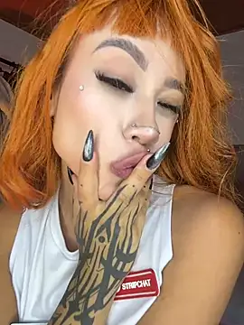 Watch ScarlettRusso1 live on EroticFlix - High definition streams