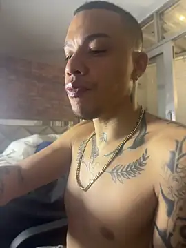 AlphaMasterXxx live sex cam
