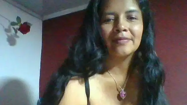 Watch DianaOchoa_ live on EroticFlix - High definition streams