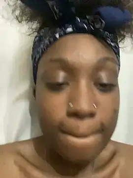 HennessyBaby21 webcam