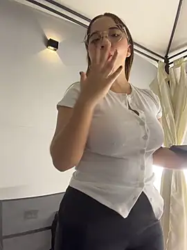AliciaWhite_nt webcam