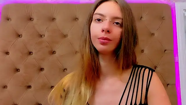 coravex - CoraVex's free webcam - UK Sex Cams